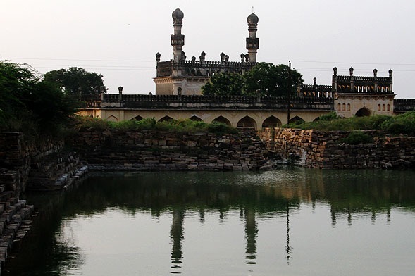 gandikota-fort-masjid-reflection-well
