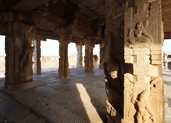 ranganatha-swami-temple-pillar-stone-art-gandikota